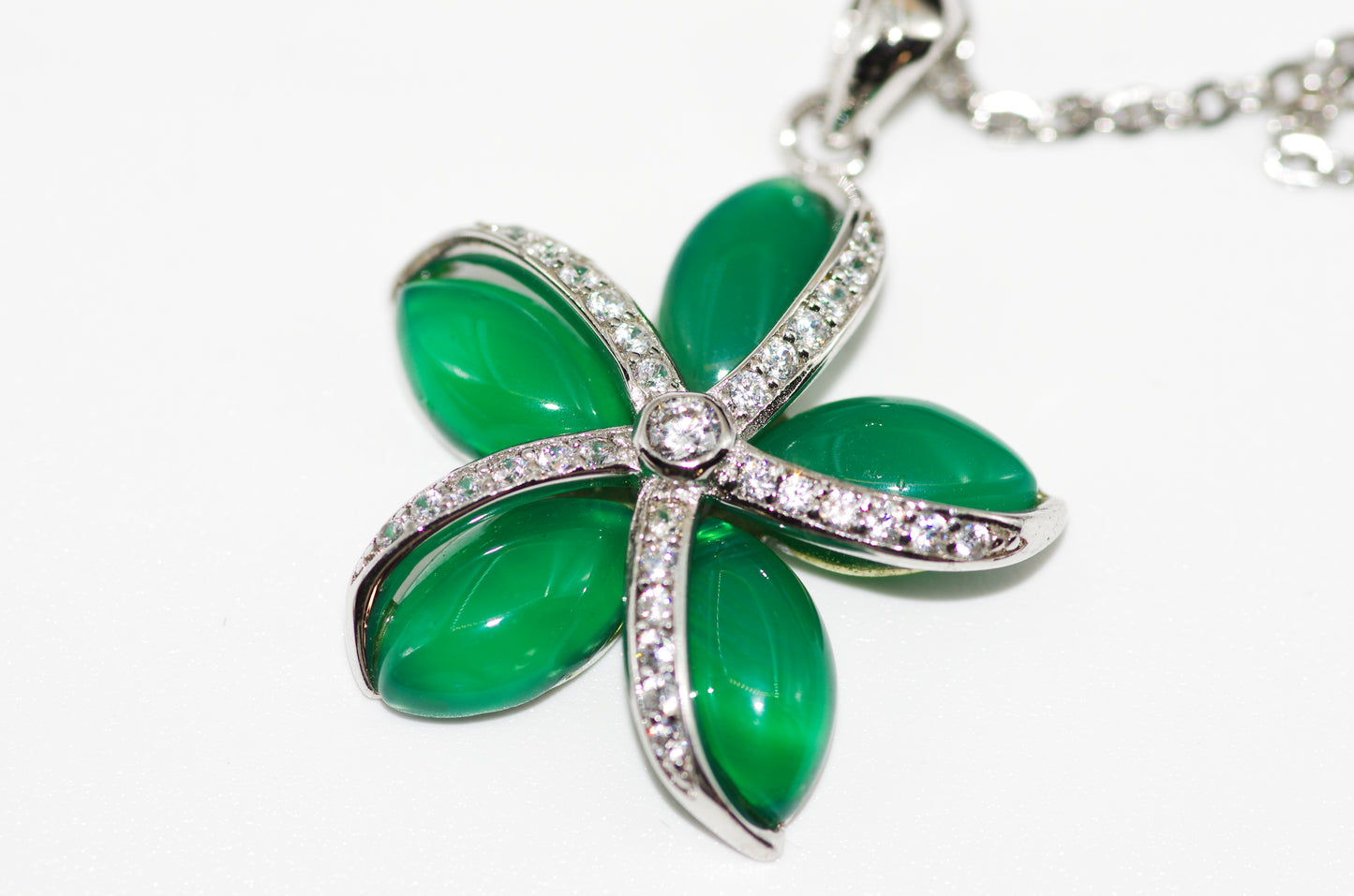 Flower Natural Green Agate Pendant Necklace - S925 Sterling Silver, Premium Natural Stone Jewelry, Elegant Gift for Women