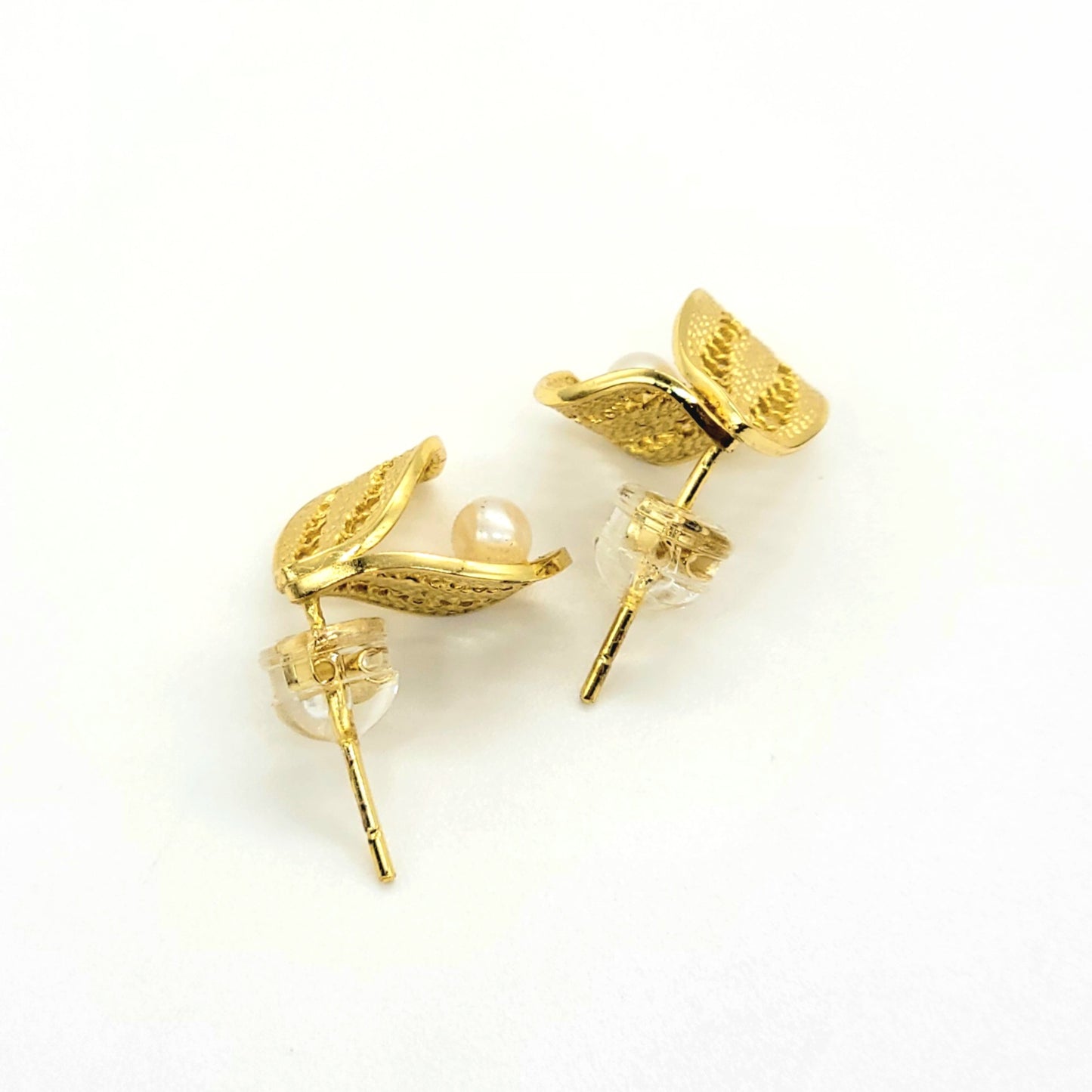 Leaf Bud Earrings, 14K Gold-Plated Sterling Silver (s925) with White Pearl, Hollow Filigree Design, Nature-Inspired Design