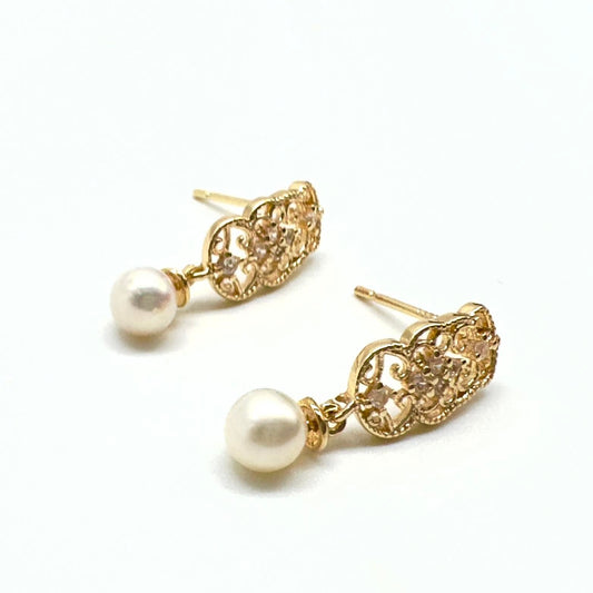 Lace-Inspired Pearl Earrings - Gold or Silver-Plated Copper - Elegant Fashion Jewelry for Women, Vintage & Dainty Design