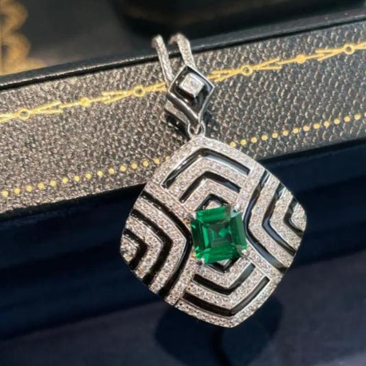 Synthetic Emerald Green 1ct Gemstone Necklace with Black Enamel Detailing in S925 Sterling Silver