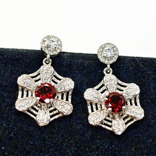 Natural Garnet Stu Earring, S925 Sterling Silver, Elegant Fashion Jewelry, The Overlapping Design of Flowers and Spider Webs