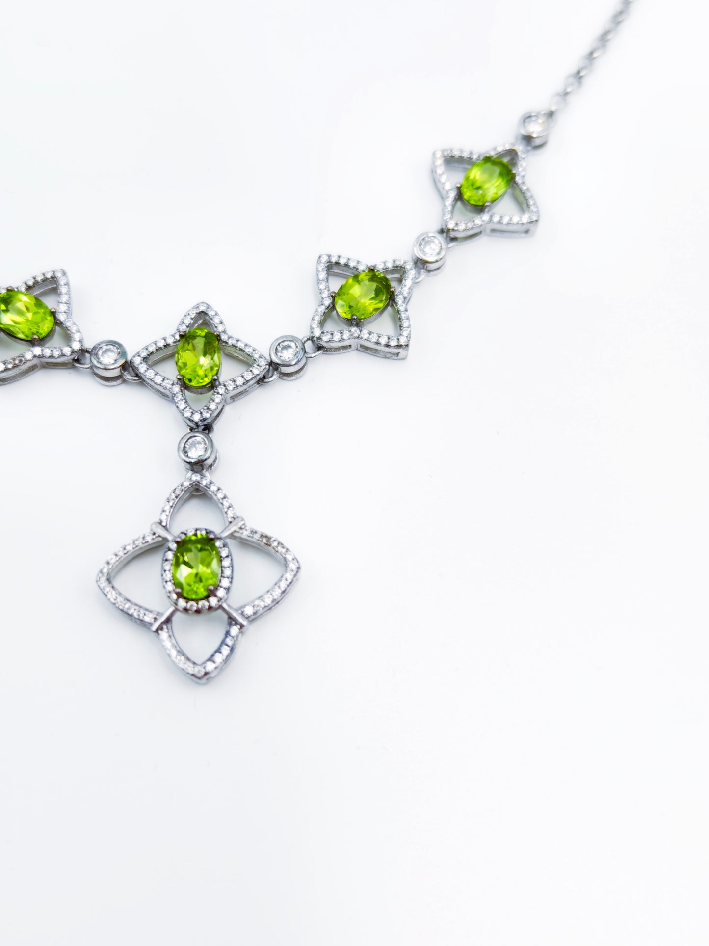 Four-Corner Rhombus Peridot Necklace, S925 Premium Natural Gemstone, Unique Geometric Gemstone Jewelry, Perfect Gift & Fashion Accessory